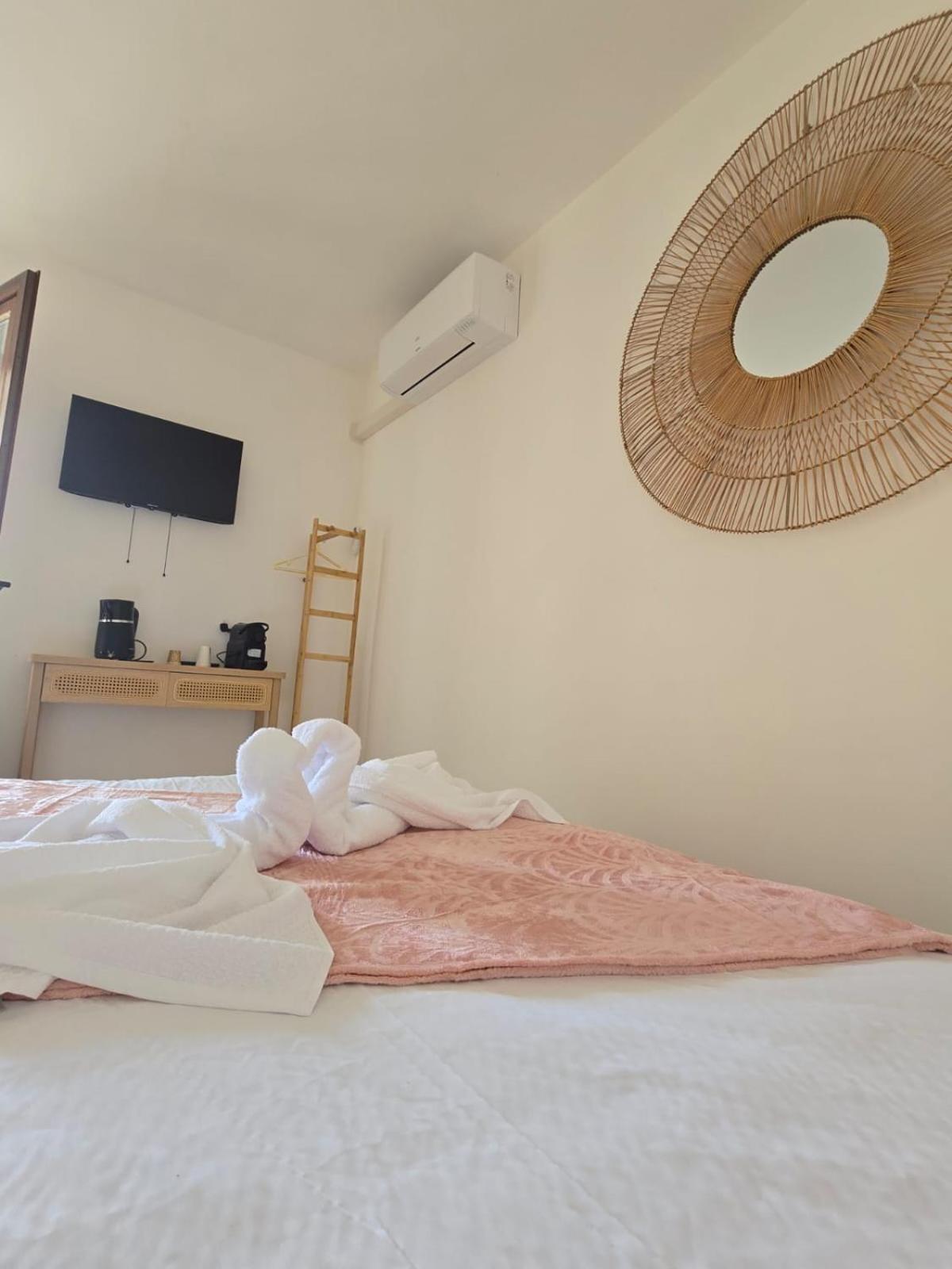 Les Saladelles Bed & Breakfast Saintes-Maries-de-la-Mer Dış mekan fotoğraf